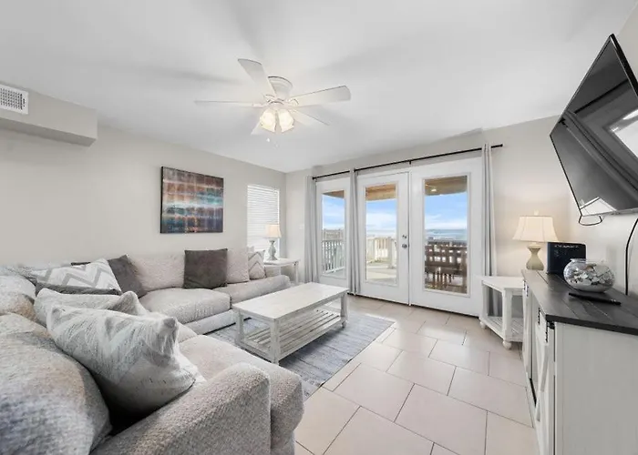 Bonhomme Richard East By Youngs Suncoast Holiday home