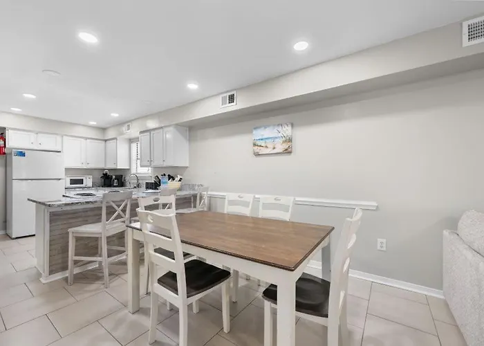 Bonhomme Richard East By Youngs Suncoast Holiday home