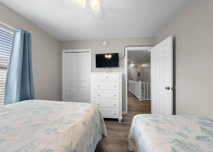 Holiday home Bonhomme Richard East By Youngs Suncoast *